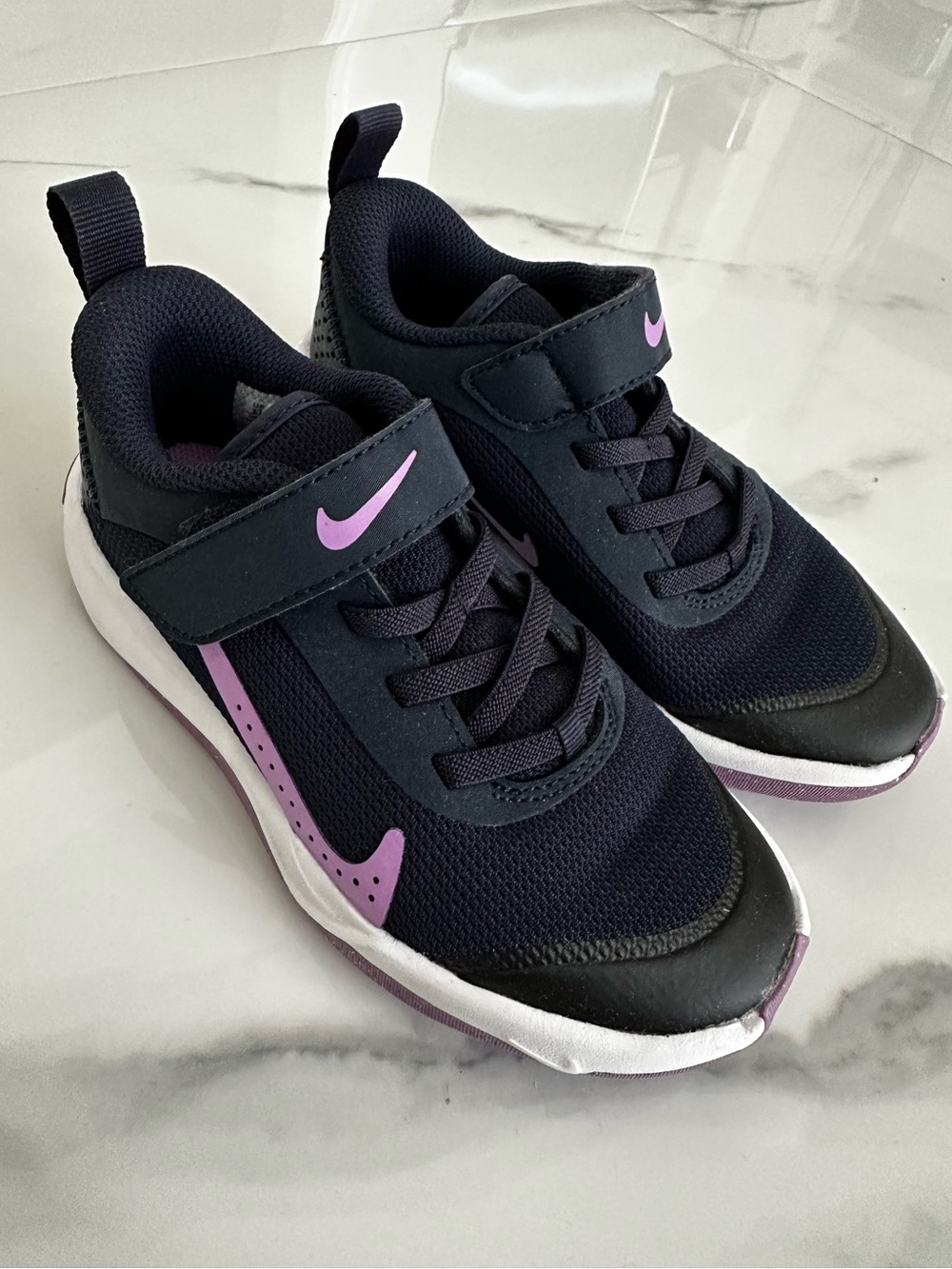 Nike Omni Multi-Court Velcro Athletic Sneakers